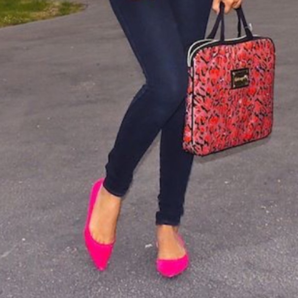 Bright pink LOFT flats